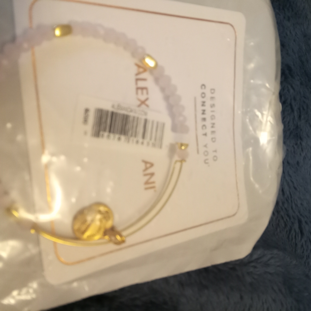 Tiny bracelet